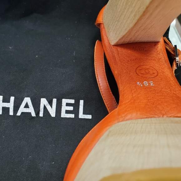 Chanel CC Logo T-Strap Platform Sandals - Picture 8 of 13